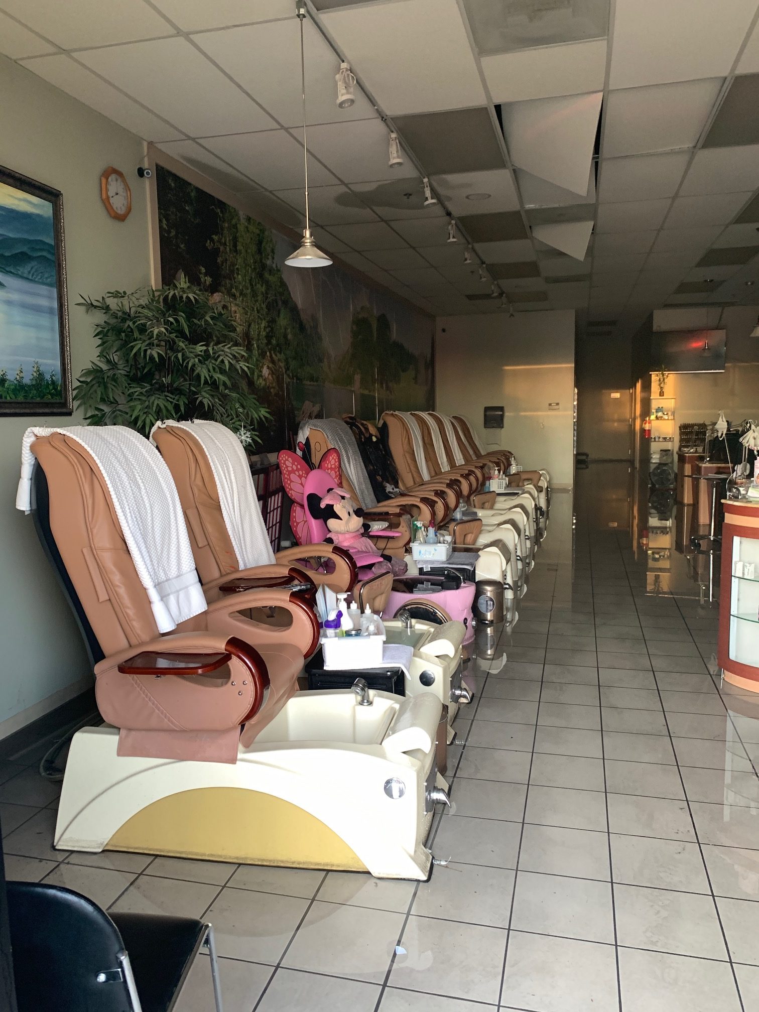 Nail Salon 60611 - Bedazzled Nails & Spa of Chicago, Illinois - Gel  Manicure, Dipping Powder, Organic Pedicure, Acrylic, Waxing